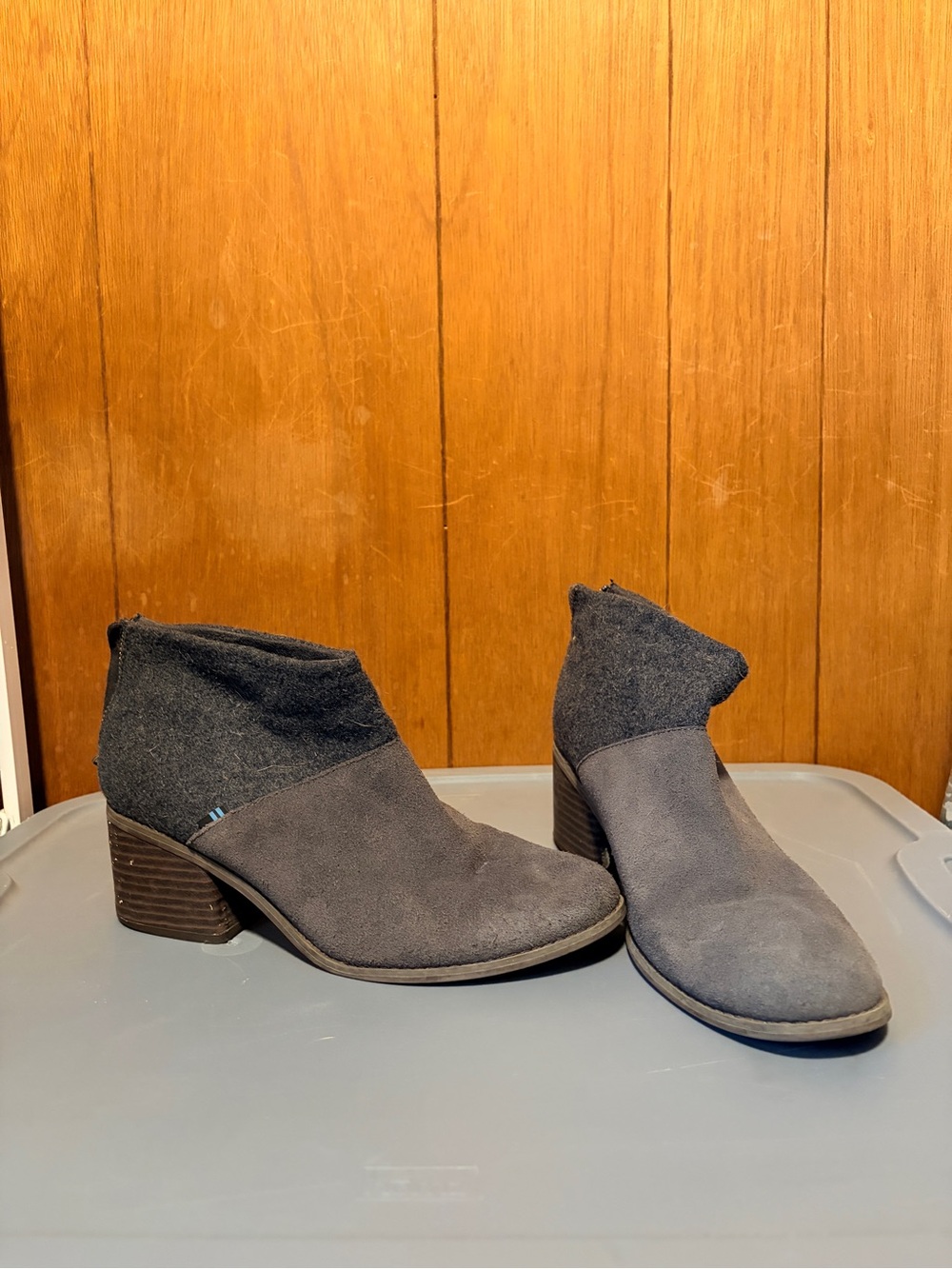 Toms Lacy Ankle Boot. Size 8.5.